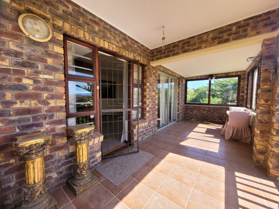 2 Bedroom Property for Sale in Wavecrest Eastern Cape